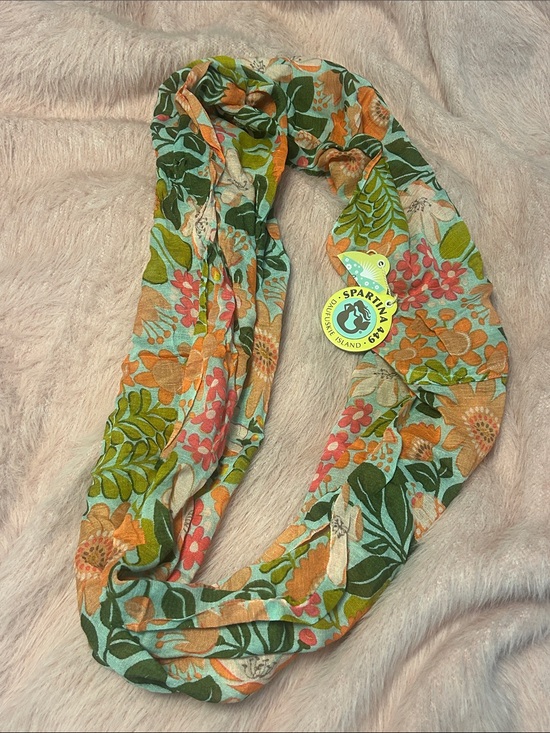 Accessories - NWT World Market Summer Floral Circle Scarf